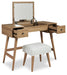 Thadamere Vanity/UPH Stool (2/CN) Royal Furniture