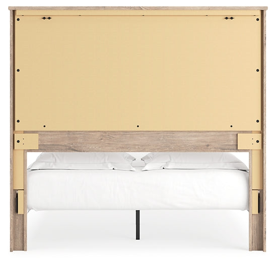 Senniberg Queen Panel Bed with Mirrored Dresser and Nightstand