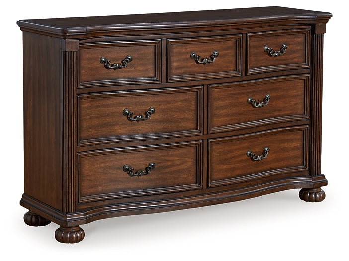 Lavinton King Panel Bed with Dresser and Nightstand