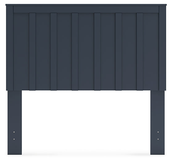 Simmenfort Full Panel Headboard with Dresser and 2 Nightstands