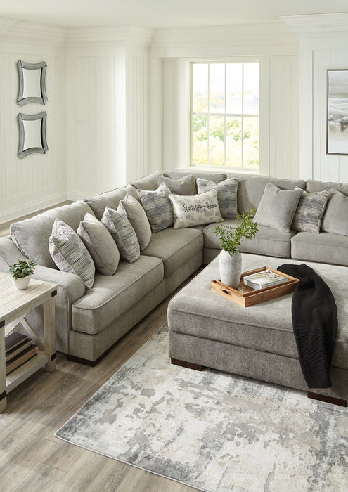 Bayless 3-Piece Sectional with Ottoman Royal Furniture