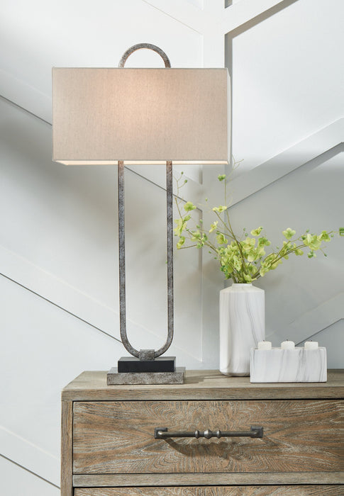 Bennish Metal Table Lamp (1/CN) Royal Furniture