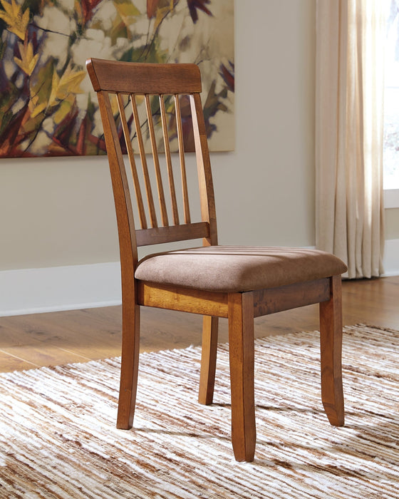 Berringer Dining UPH Side Chair (2/CN) Royal Furniture