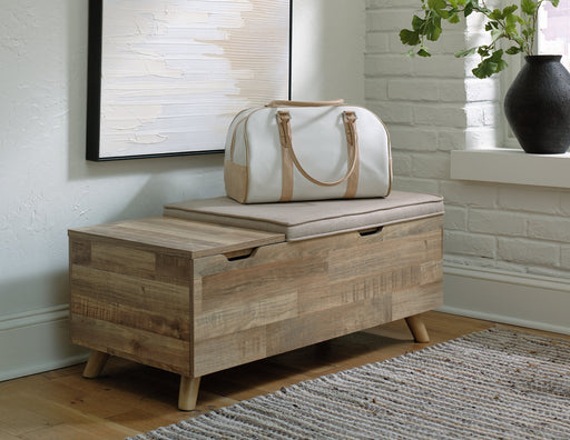 Gerdanet Storage Bench Royal Furniture