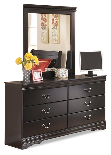 Huey Vineyard Dresser and Mirror Royal Furniture