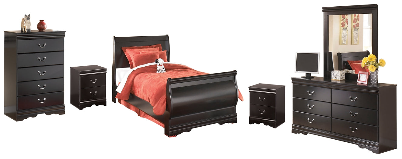 Huey Vineyard Full Sleigh Bed with Mirrored Dresser, Chest and 2 Nightstands Royal Furniture