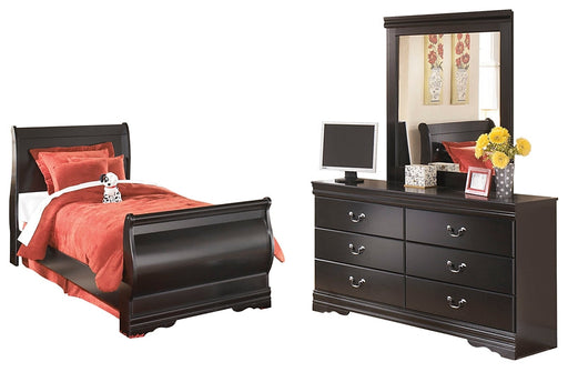 Huey Vineyard Full Sleigh Bed with Mirrored Dresser Royal Furniture