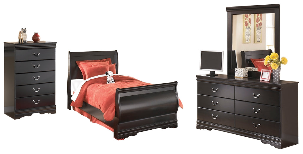 Huey Vineyard Full Sleigh Bed with Mirrored Dresser and Chest Royal Furniture