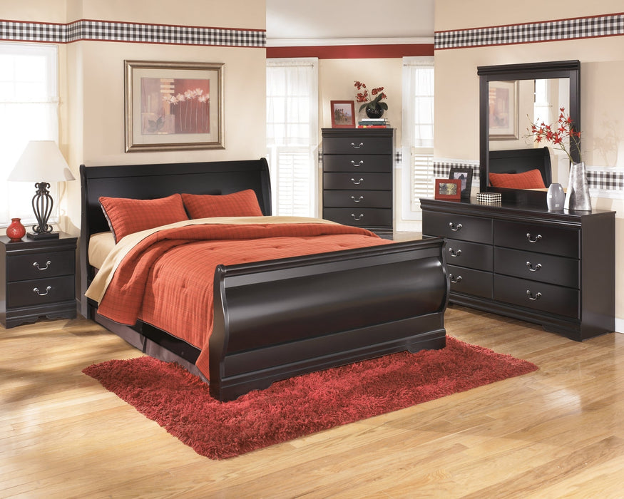 Huey Vineyard Queen Sleigh Bed with Mirrored Dresser, Chest and Nightstand Royal Furniture