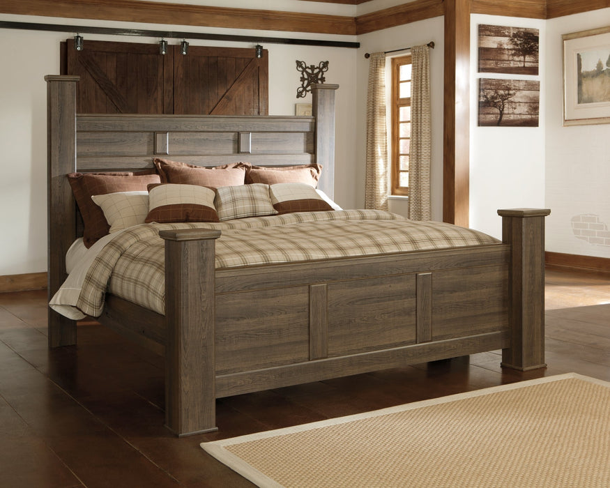 Juararo California King Poster Bed with Mirrored Dresser, Chest and 2 Nightstands Royal Furniture