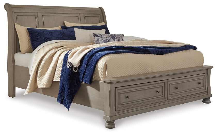 Lettner California King Sleigh Bed with Dresser Royal Furniture