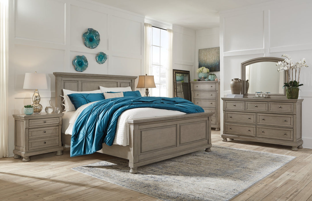 Lettner Queen Panel Bed with Dresser Royal Furniture