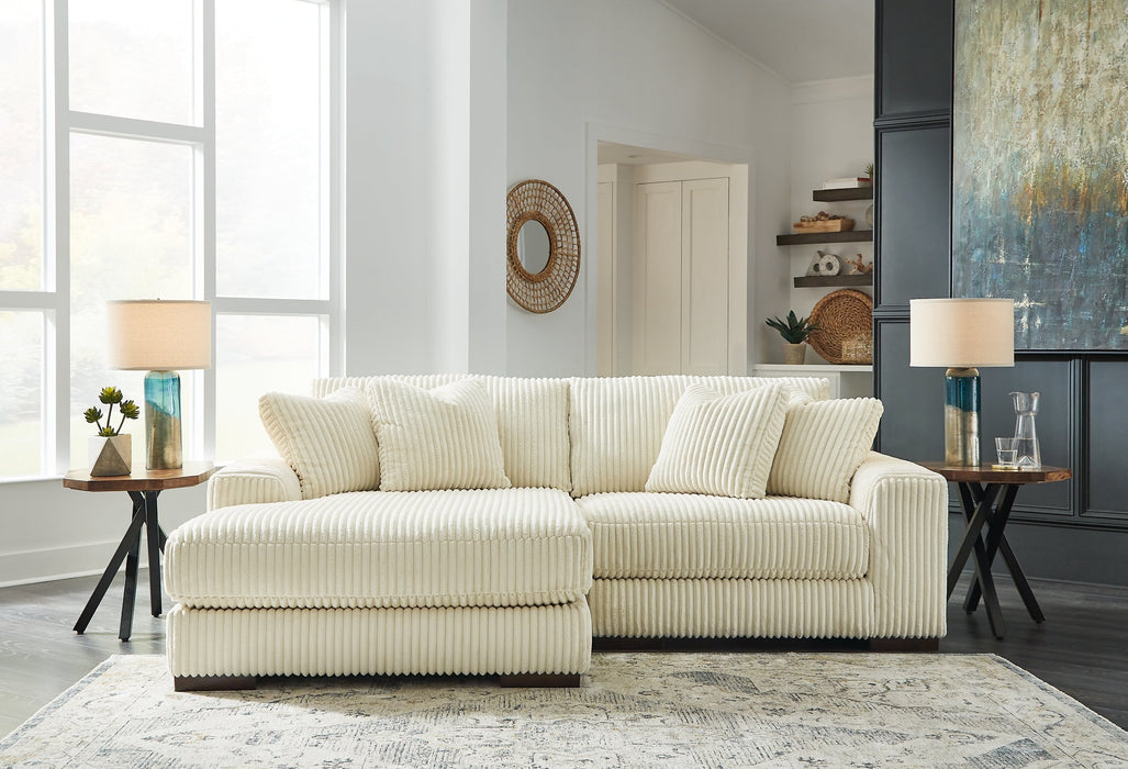 Lindyn 2-Piece Sectional with Ottoman Royal Furniture